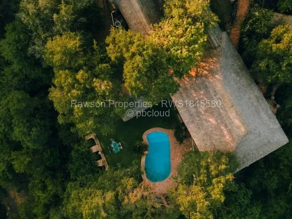 Hotel & Lodge