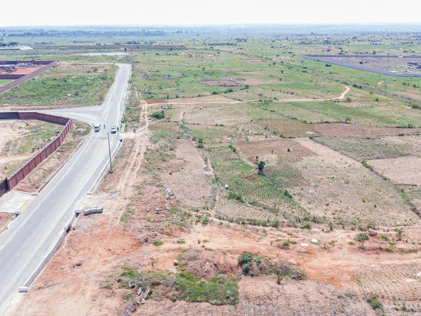 Commercial & Industrial Land