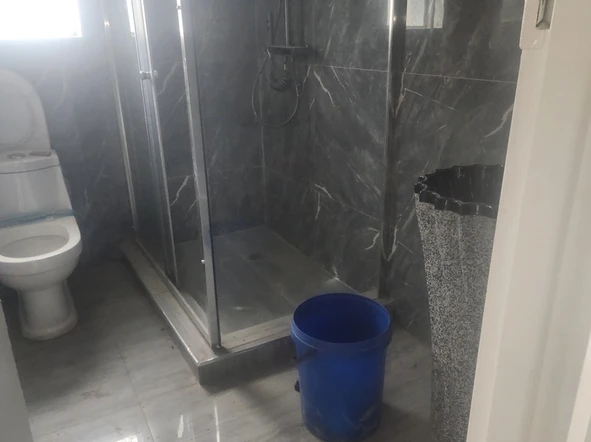 4 Bedroom Flat & Apartment