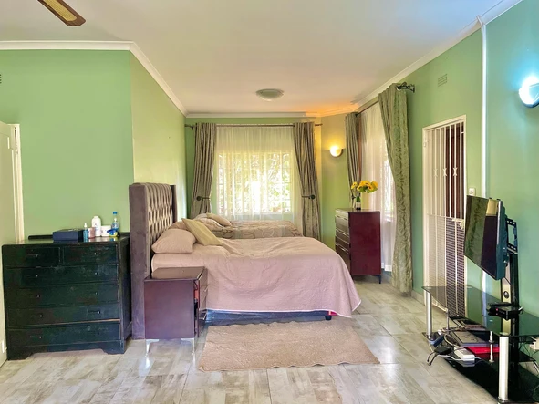 5 Bedroom House