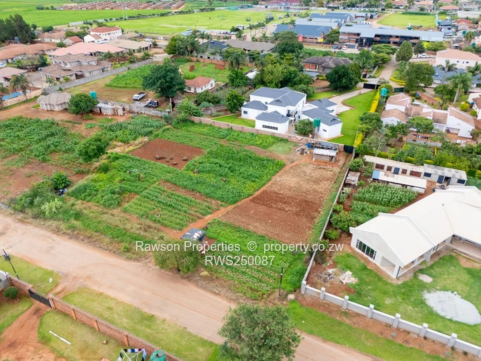 A choice of 3 Stands close to Westgate Mall 900sqm Hurry! (Sole Mandate)
