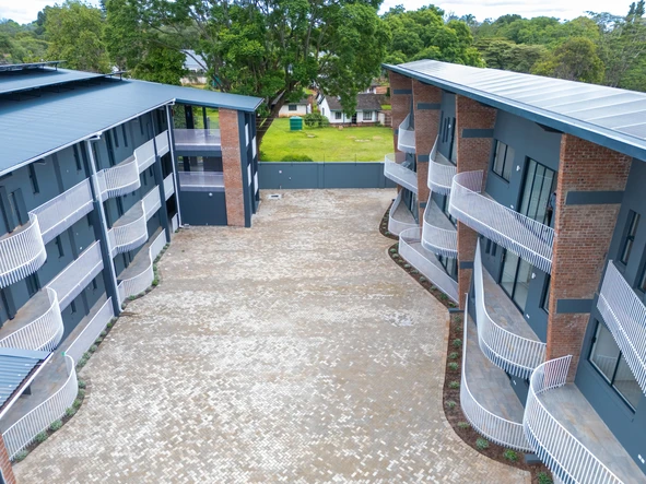 2 Bedroom Flat & Apartment