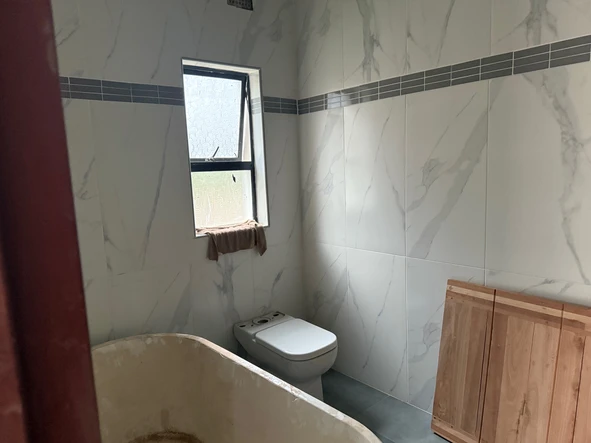 4 Bedroom Flat & Apartment