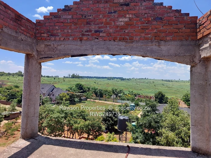 Unfinished split-level 4-bed with panoramic Brookview views (Sole Mandate)
