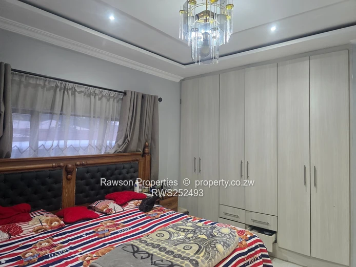 Parktown 3BR Townhouse Complex — Modern Kitchens & Paved Courtyard