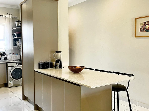 3 Bedroom Flat & Apartment