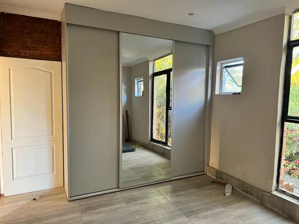 2 Bedroom Flat & Apartment