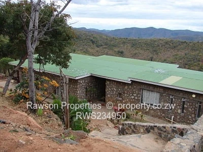 Kariba Heights 6 Bedroom House For Sale (Sole Mandate)