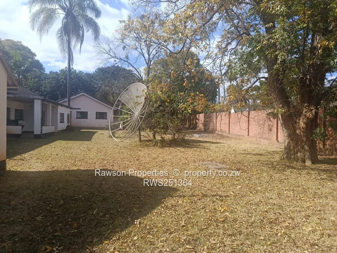 HIGHLANDS HOUSE FOR SALE!! (Renovator's Delight)