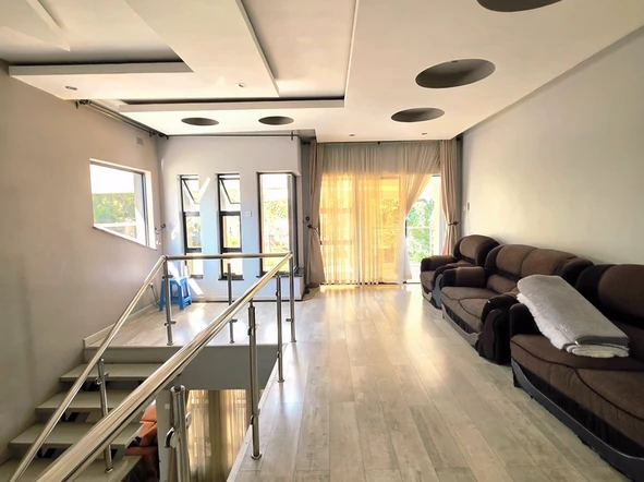 6 Bedroom House