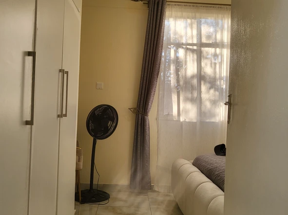 2 Bedroom Flat & Apartment