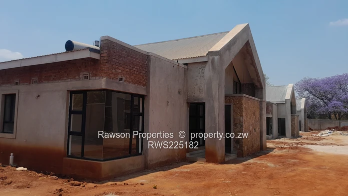 Borrowdale Pomona 3 Beds Clusters for Sale