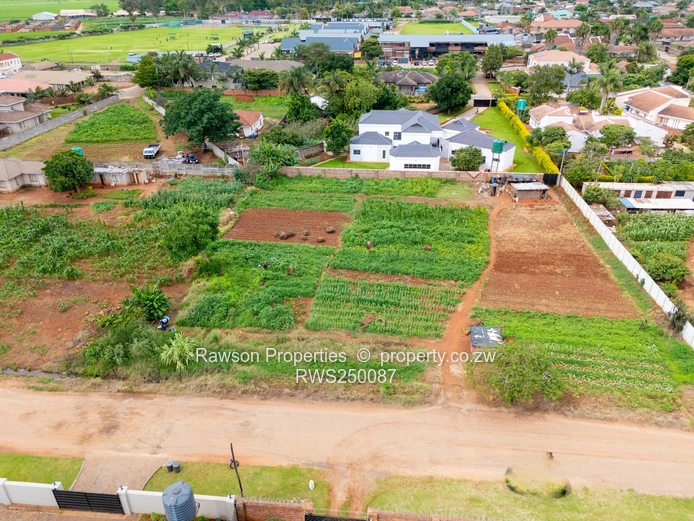 A choice of 3 Stands close to Westgate Mall 900sqm Hurry! (Sole Mandate)