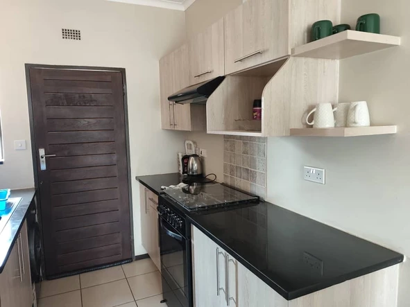 2 Bedroom Flat & Apartment