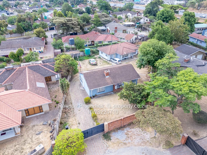 Bluffhill 2 houses on the same yard for sale (Sole Mandate)