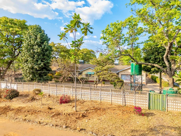 Tynwald solid gem for sale near Madokero Mall