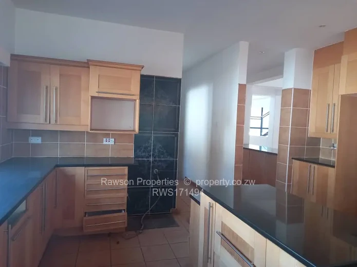 Quinington, Helensvale Family Home in a Secure Complex