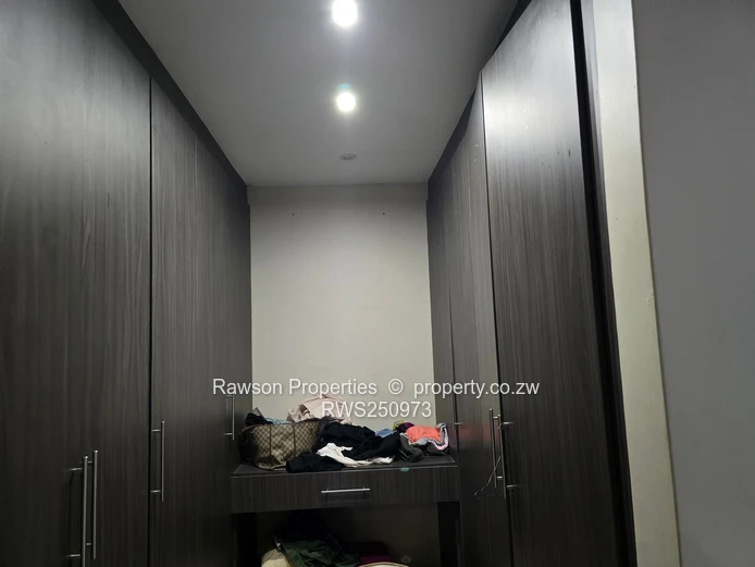 Spacious 4-Bed Home in FIDELITY LIFE PARK — Gated, Open-Plan Living & Modern Kitchen