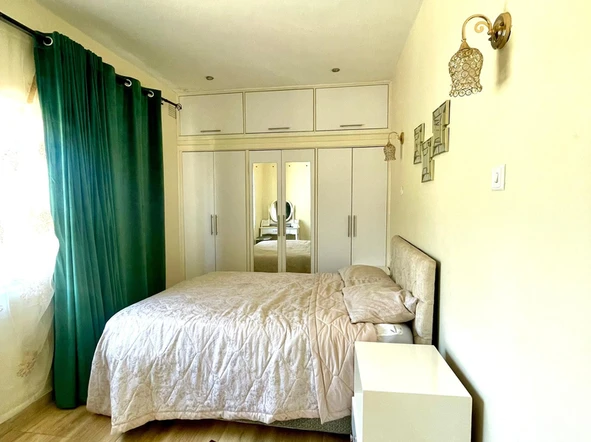 3 Bedroom Flat & Apartment