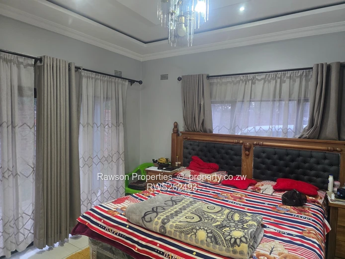 Parktown 3BR Townhouse Complex — Modern Kitchens & Paved Courtyard
