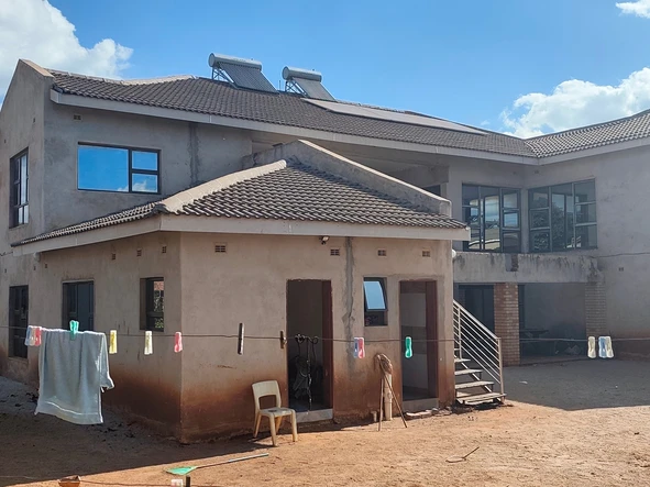 6 Bedroom House
