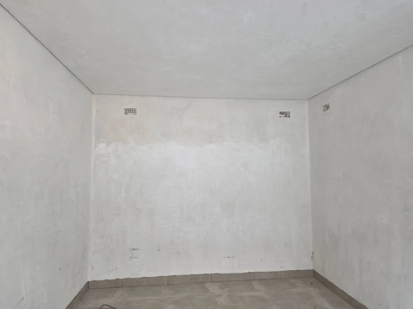 4 Bedroom Flat & Apartment