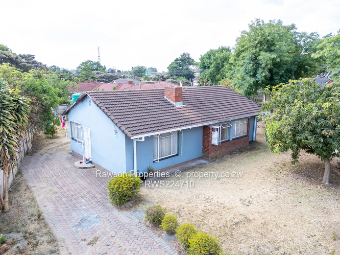 Bluffhill 2 houses on the same yard for sale (Sole Mandate)