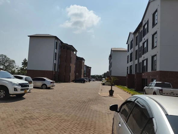 2 Bedroom Flat & Apartment