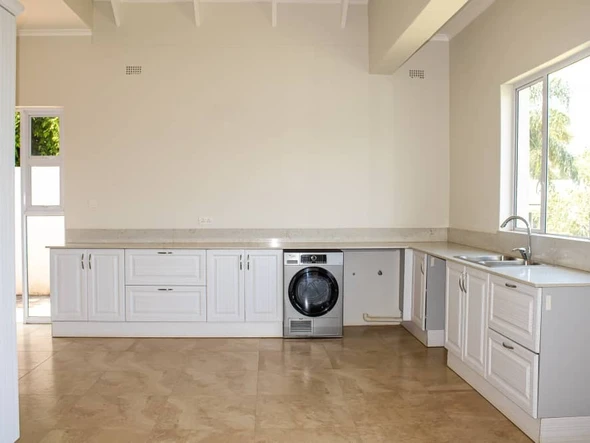 3 Bedroom Flat & Apartment