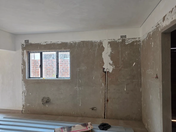 4 Bedroom Flat & Apartment