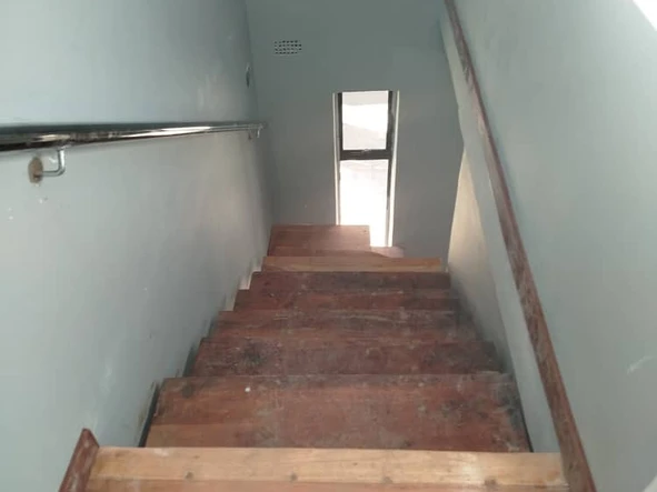 4 Bedroom Flat & Apartment