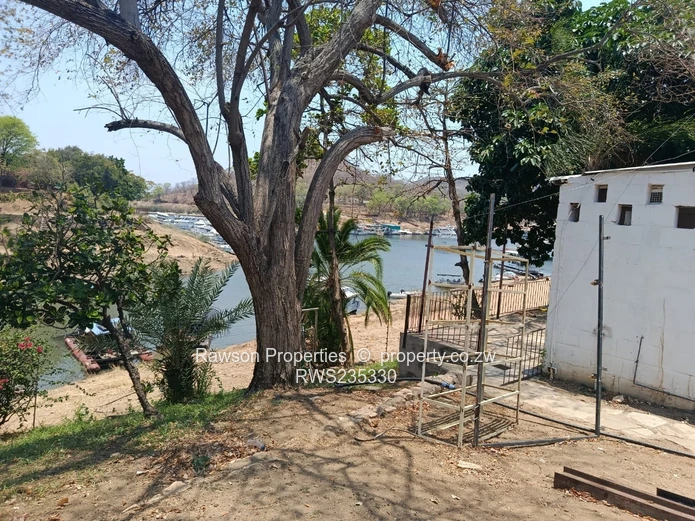 Kariba Safari Harbour