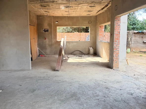 4 Bedroom Flat & Apartment