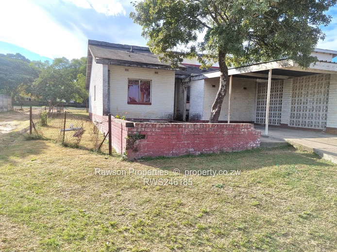 Reduced To Go!!! Marondera Cbd Garden Flat For Sale