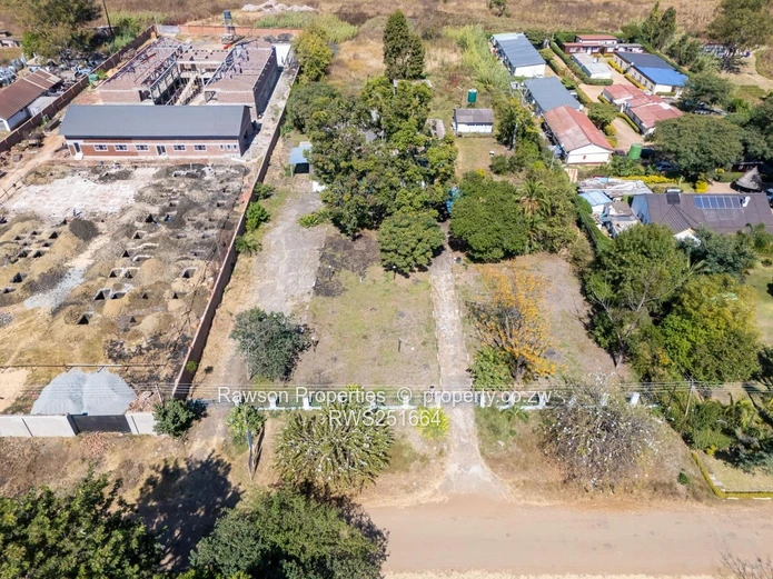 Marlborough: 4-Bed on 7,318 m² — Redevelopment Opportunity