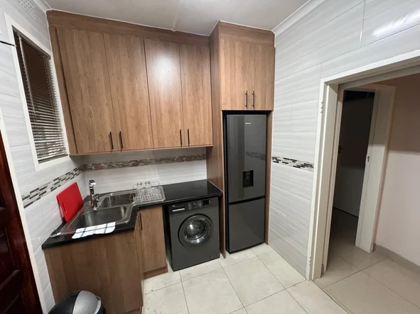 3 Bedroom Flat & Apartment