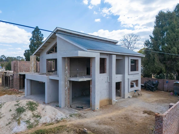 4 Bedroom Flat & Apartment