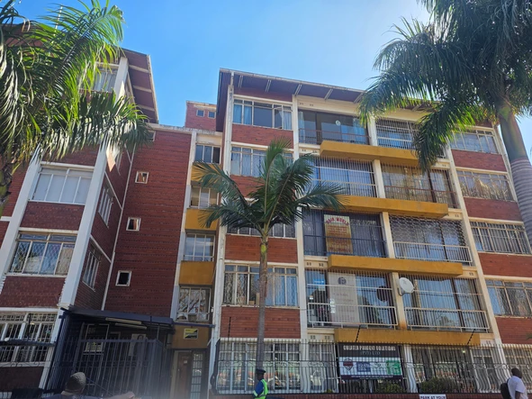 3 Bedroom Flat & Apartment