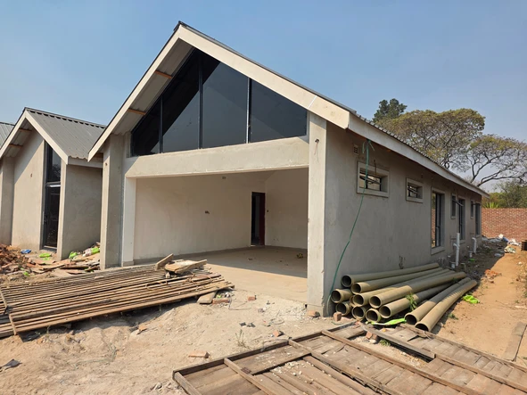 4 Bedroom Flat & Apartment