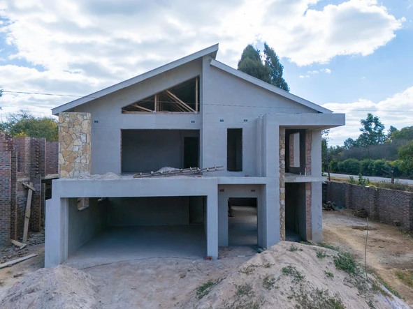 4 Bedroom Flat & Apartment