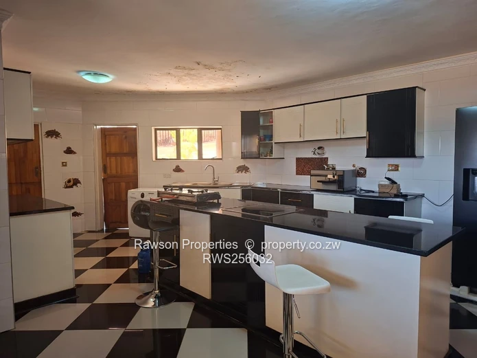 Carrick House For Sale (Sole Mandate)
