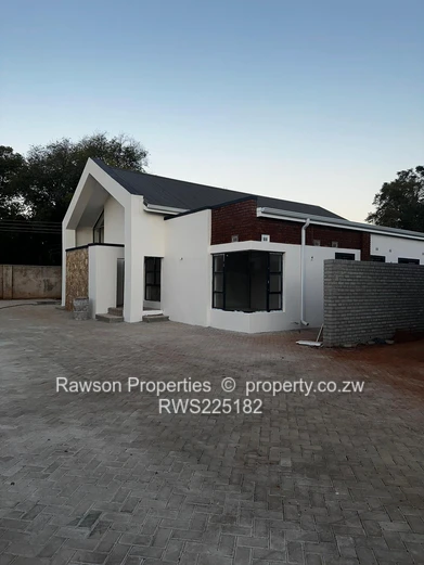 Borrowdale Pomona 3 Beds Clusters for Sale