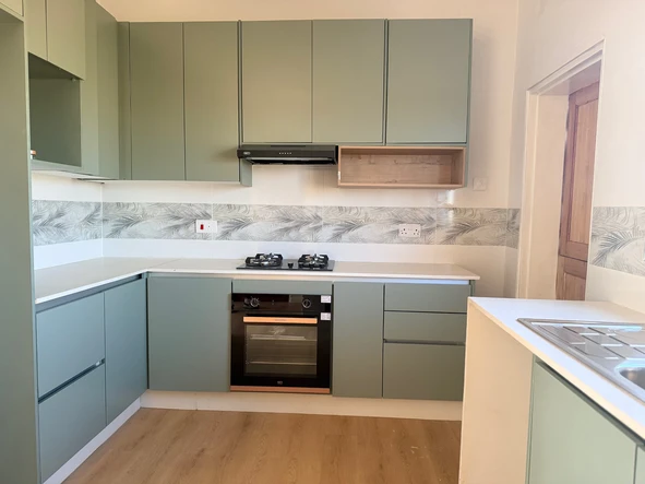 3 Bedroom Flat & Apartment