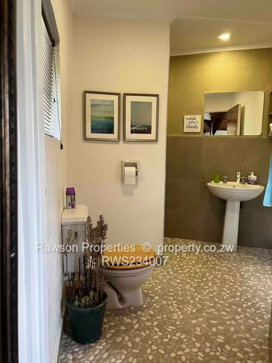 Elegant Holiday Home in Nyanga