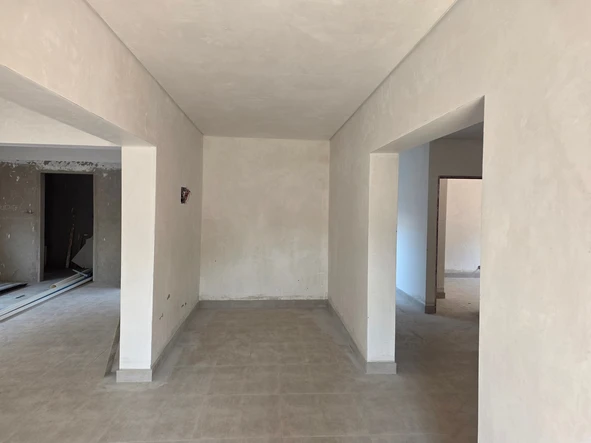 4 Bedroom Flat & Apartment