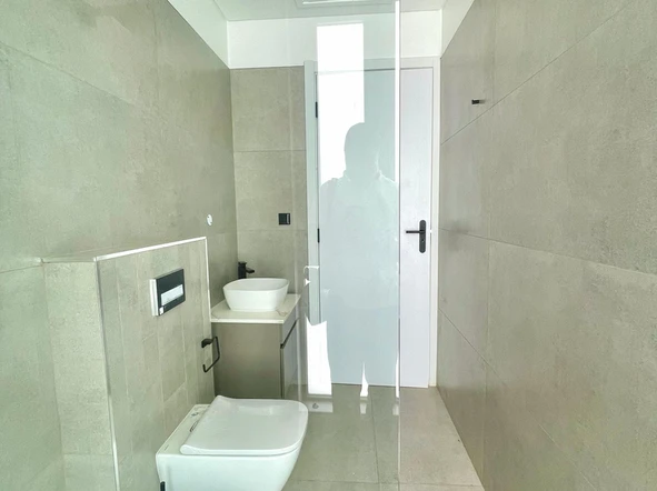 4 Bedroom Flat & Apartment