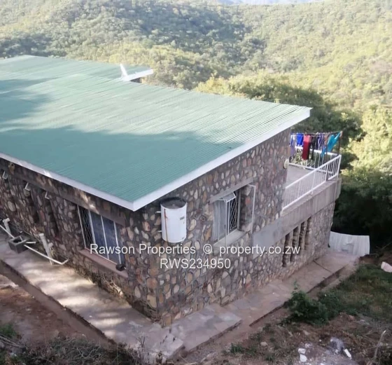 Kariba Heights 6 Bedroom House For Sale (Sole Mandate)