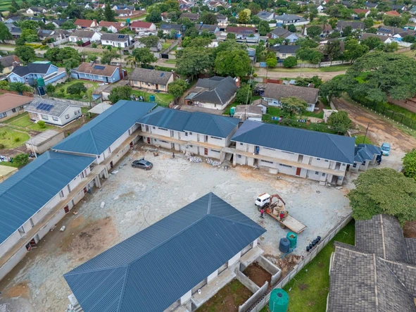 2 Bedroom Flat & Apartment