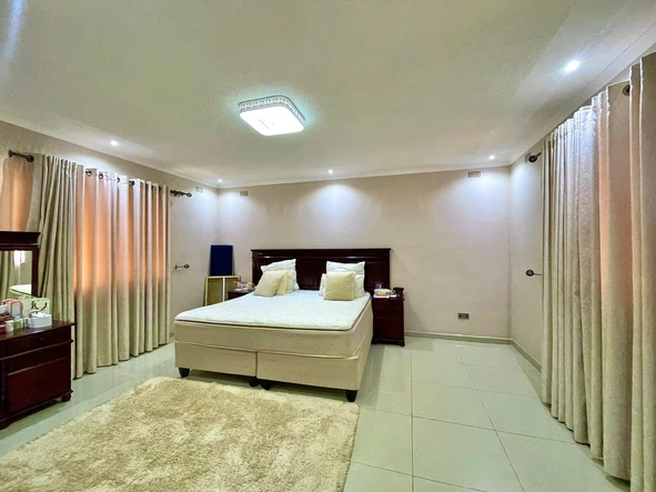 5 Bedroom House
