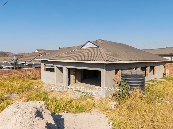 Cold Comfort house in a gated community for sale (Sole Mandate)